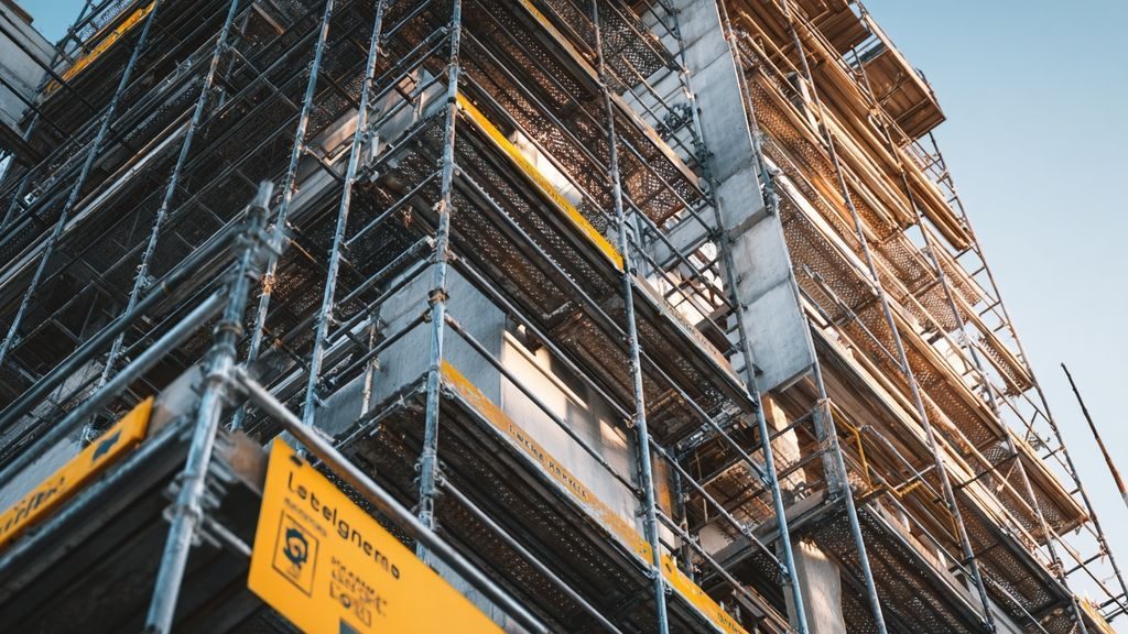 Quelle est la durée d’affichage du permis de construire sur le chantier ?